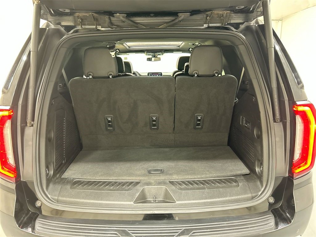 Used 2022 GMC Yukon SLT w/ SLT Premium Package image 23