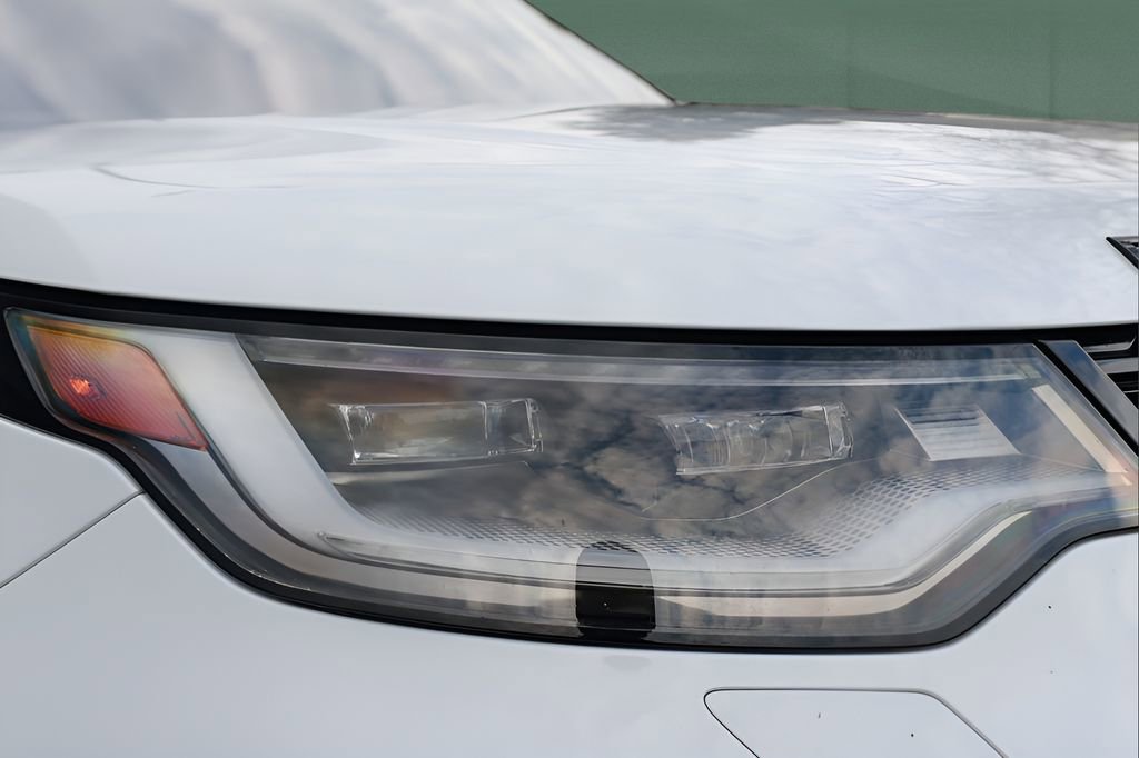 Used 2023 Land Rover Discovery S R-Dynamic AWD/4WD image 32