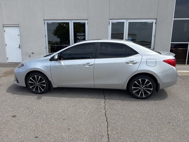 Used 2017 Toyota Corolla SE w/ SE Premium Package FWD image 6