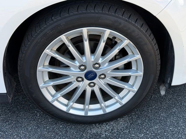 Used 2016 Ford C-MAX SEL w/ Equipment Group 302A image 9