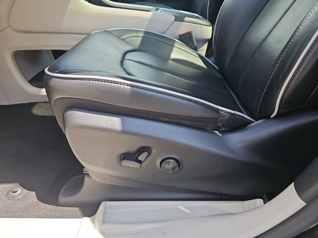 Used 2023 Chrysler Pacifica Limited w/ Uconnect Theater Family Group AWD/4WD image 20