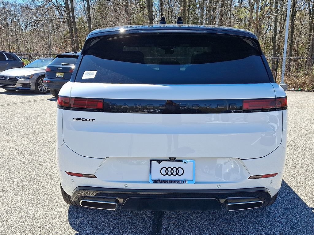 Used 2025 Land Rover Range Rover Sport Dynamic SE image 5