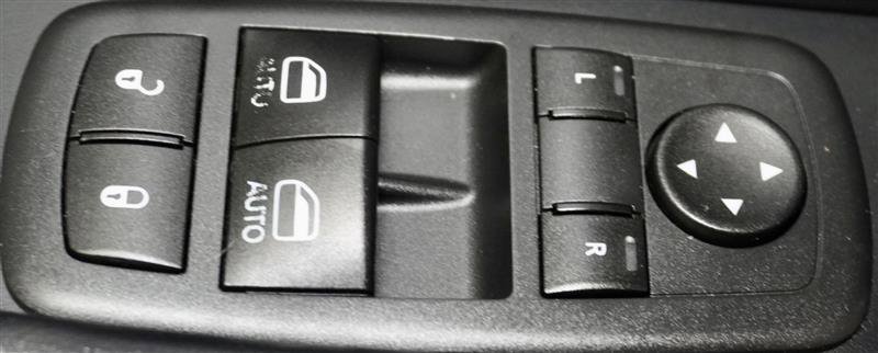 Used 2015 Dodge Challenger SXT Plus w/ Premium Sound Group image 33