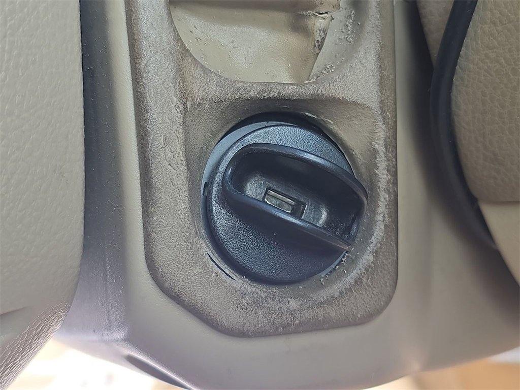 Used 2006 Lincoln Town Car Signature image 17