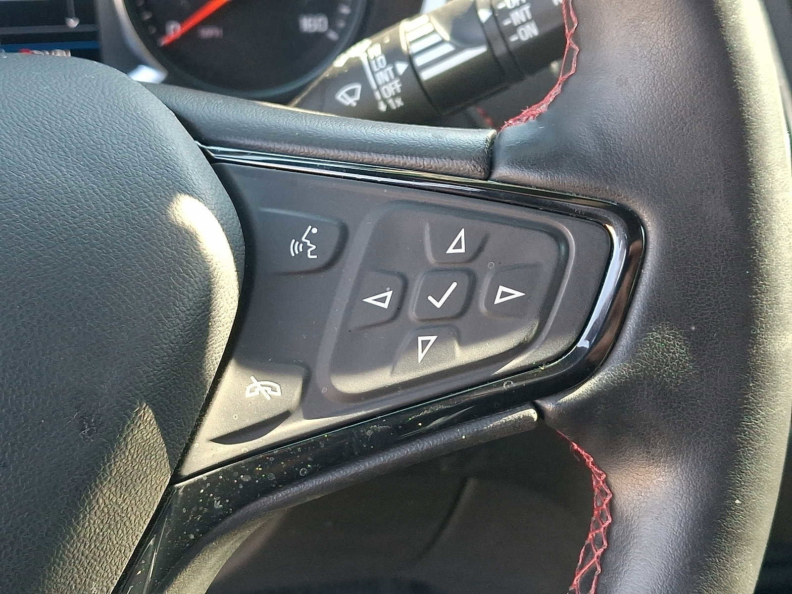 Certified 2023 Chevrolet Equinox RS w/ LPO, Floor Liner Package image 22