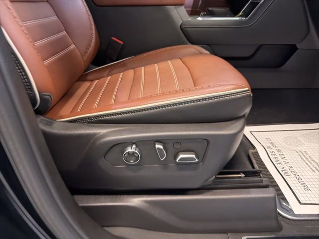 Used 2024 GMC Sierra 3500 Denali Ultimate image 21