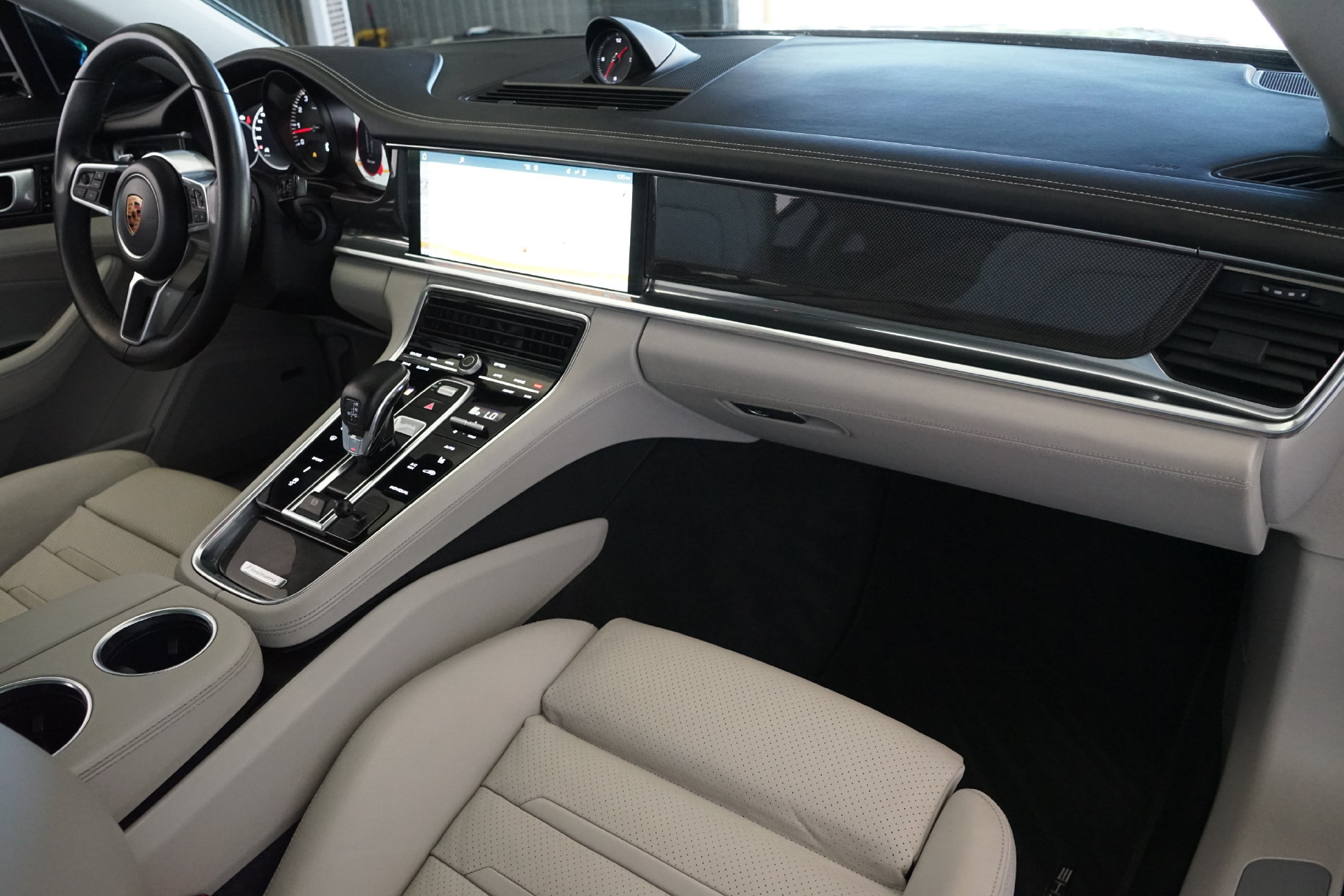 Used 2017 Porsche Panamera 4S AWD/4WD image 4