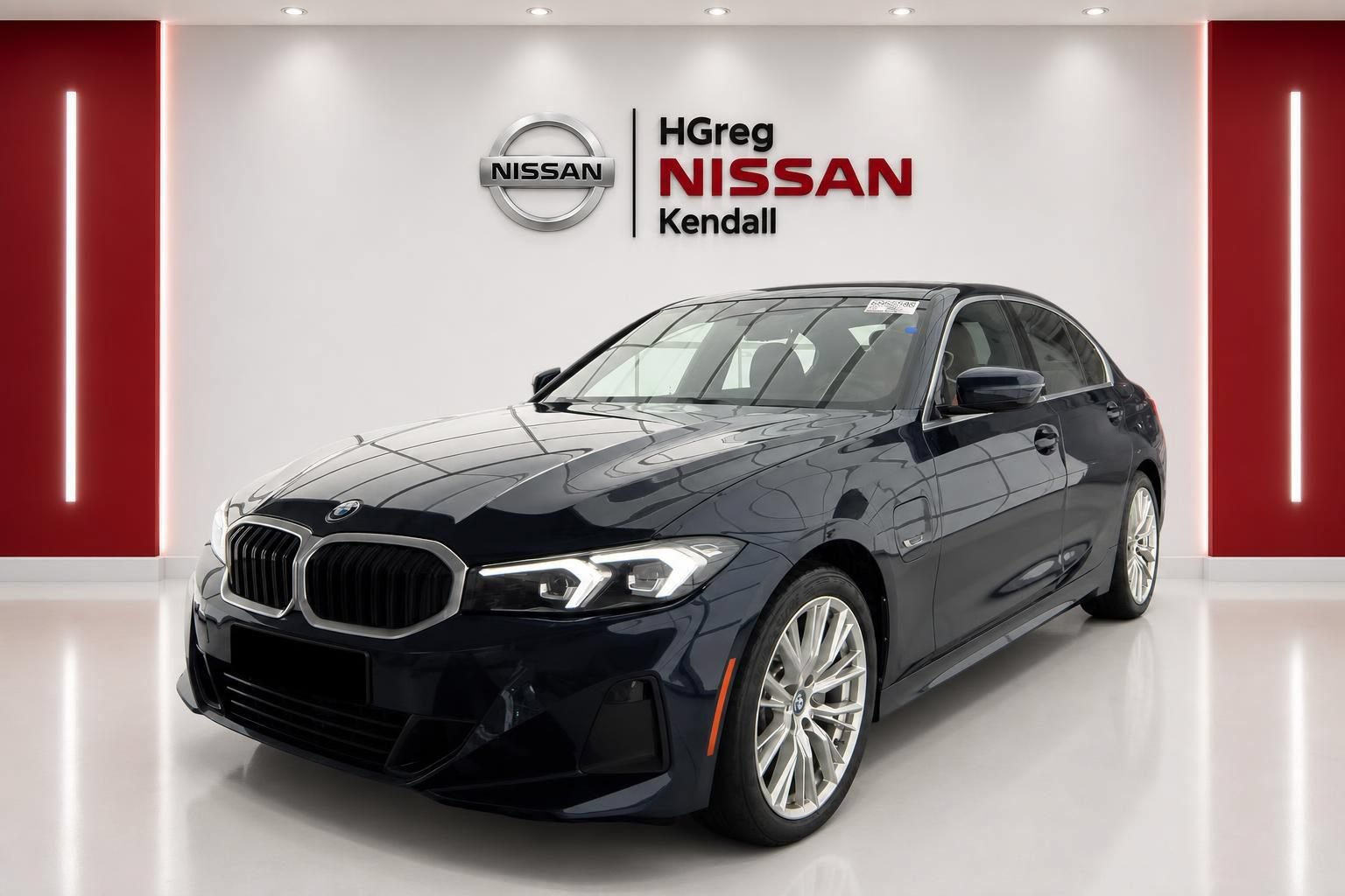Used 2023 BMW 330e xDrive w/ Premium Package AWD/4WD image 3