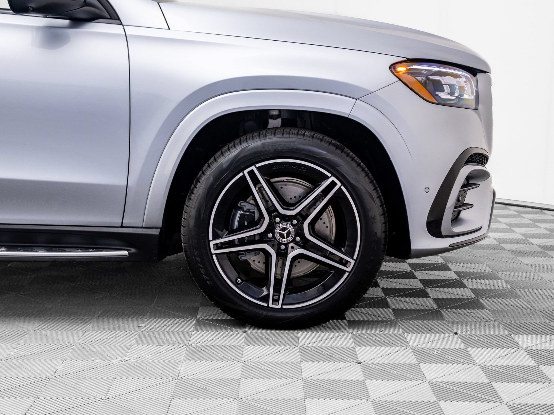 New 2026 Mercedes-Benz GLS 450 4MATIC image 38