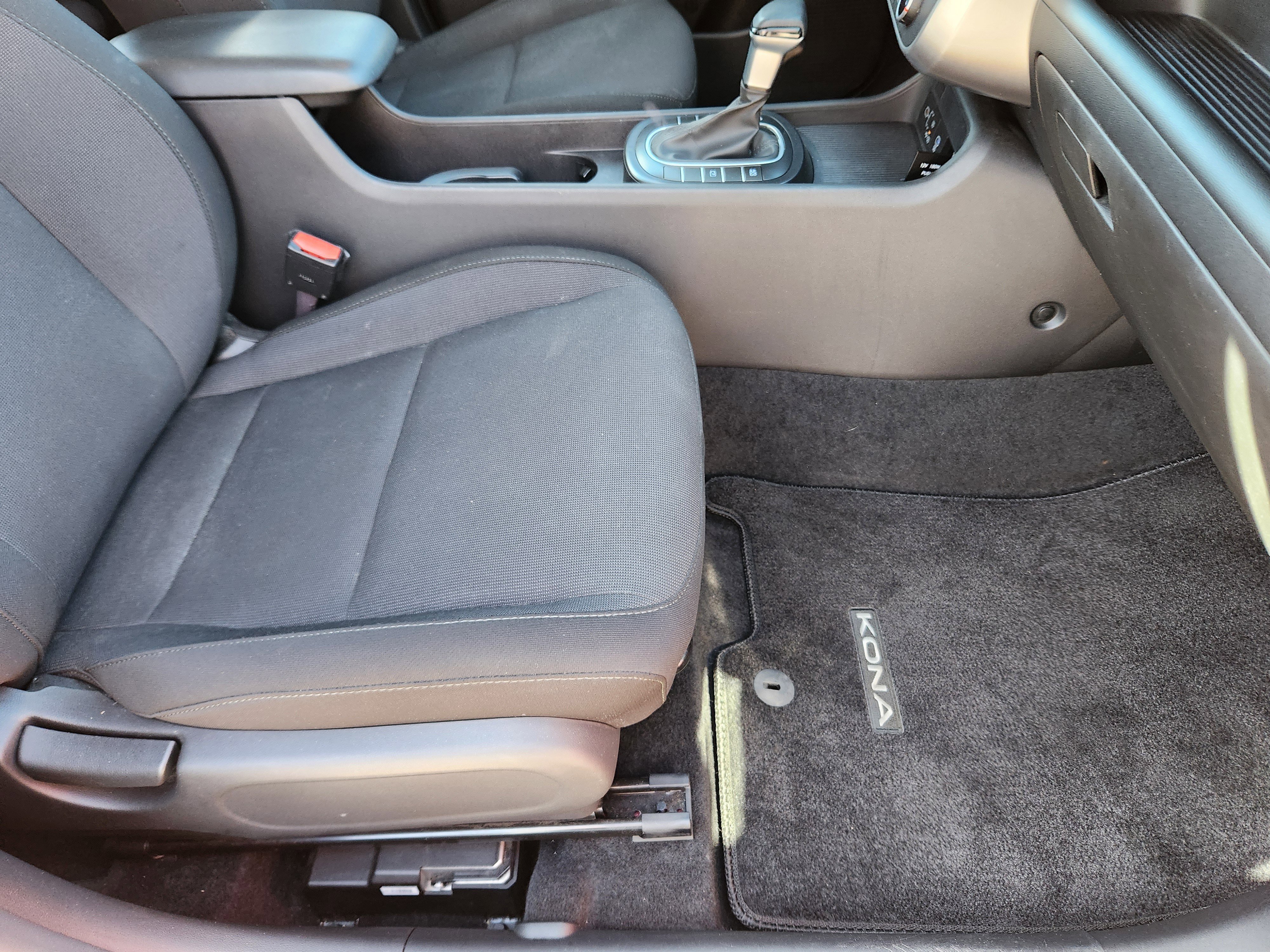 Certified 2024 Hyundai Kona SE image 15