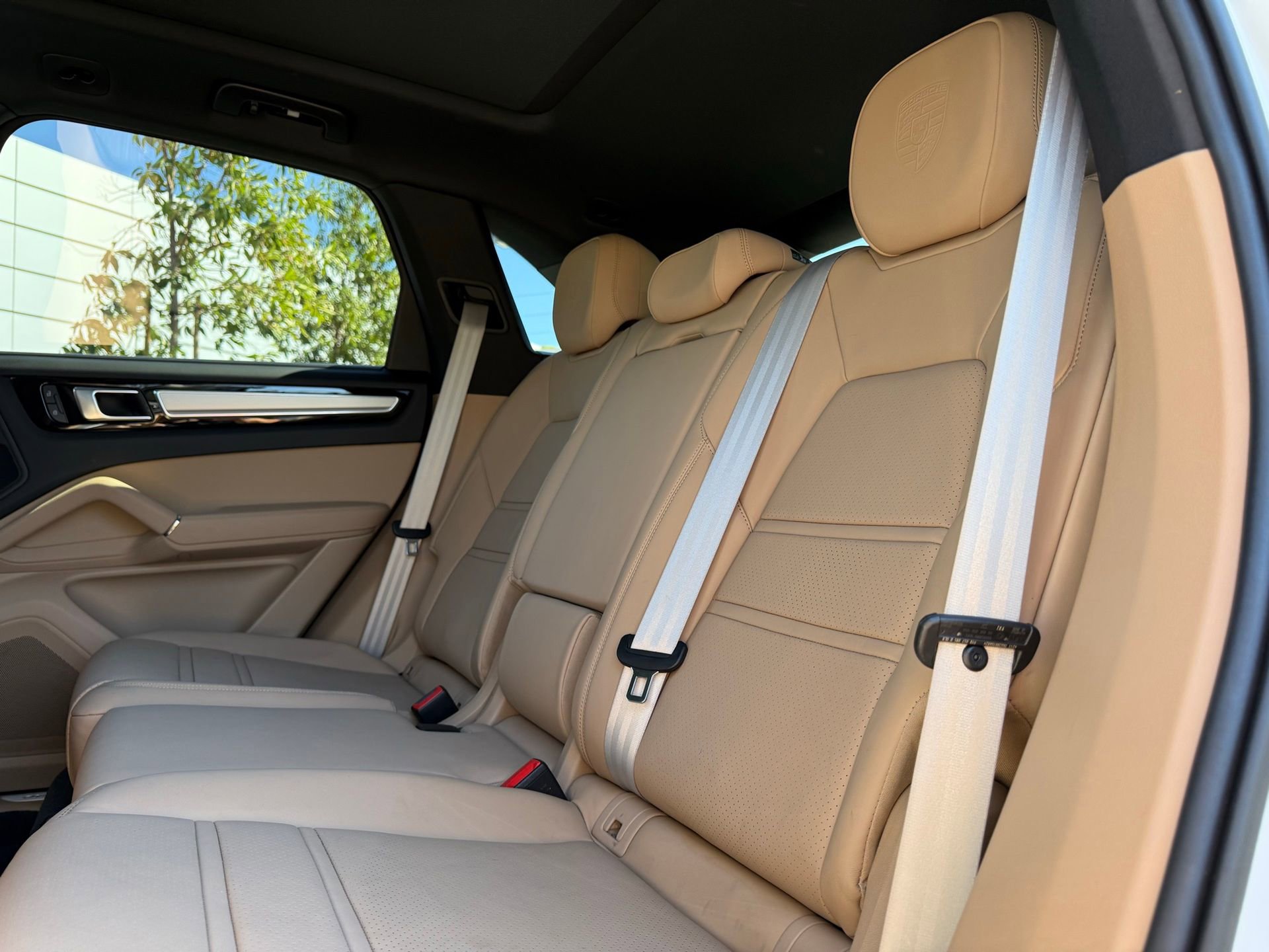 Used 2022 Porsche Cayenne Platinum Edition image 29