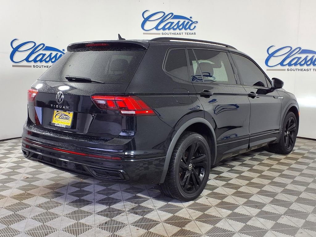 Used 2024 Volkswagen Tiguan SE R-Line image 4