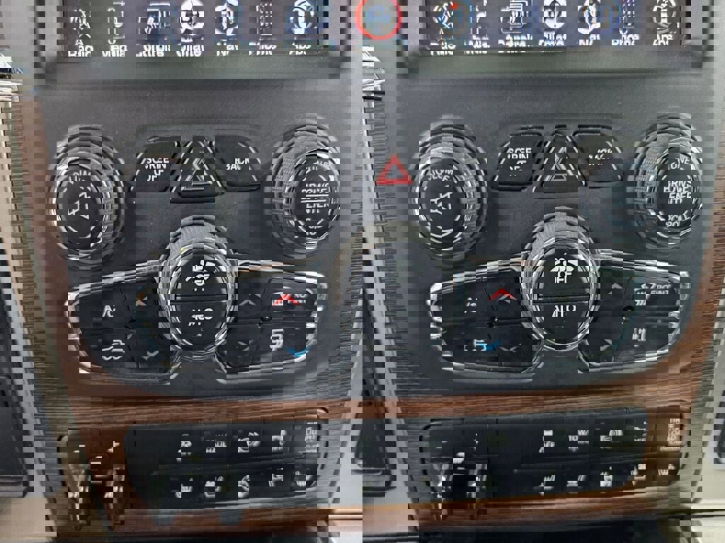 Used 2013 RAM 2500 Laramie w/ Cold Weather Group AWD/4WD image 22