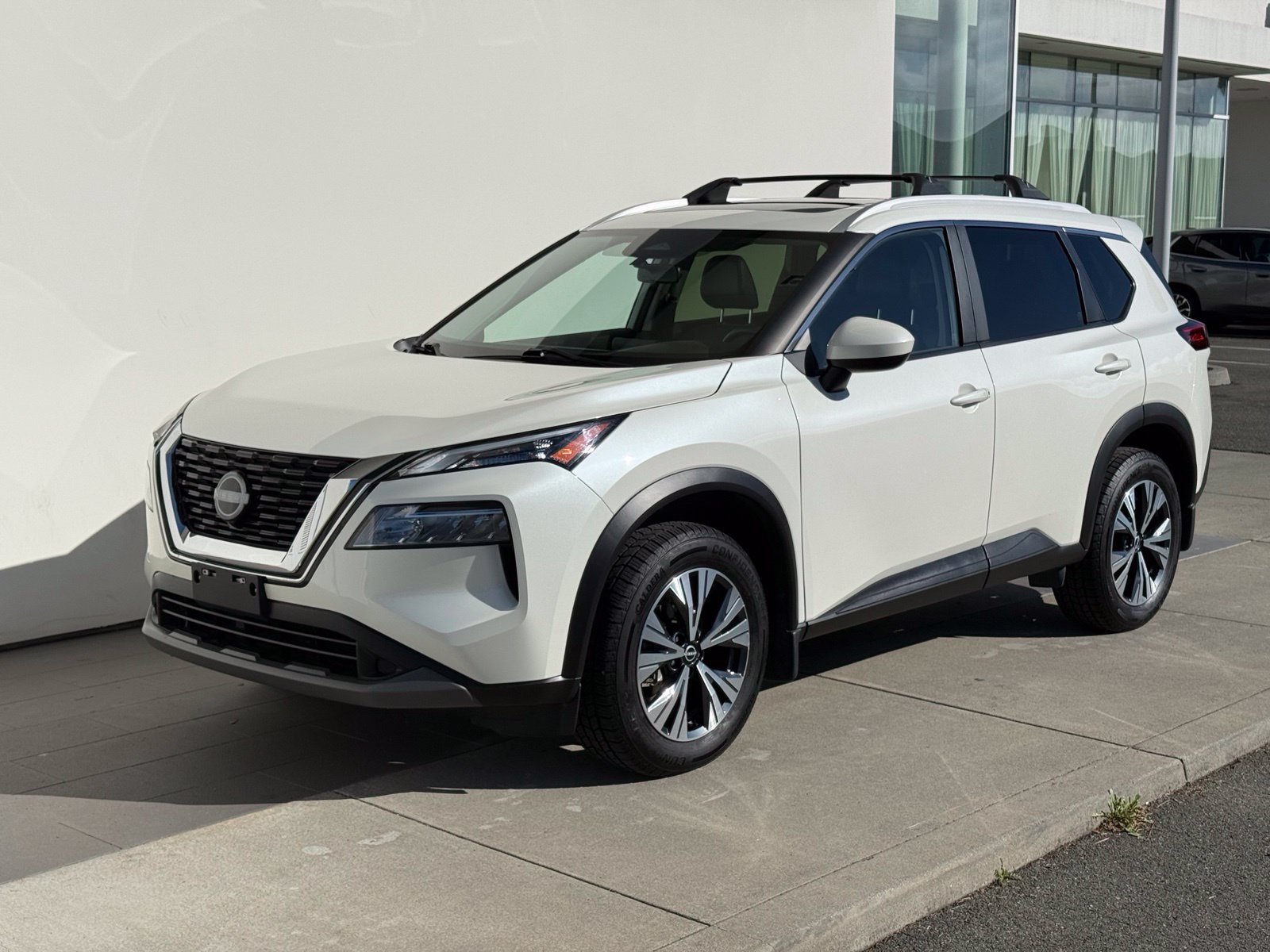 Used 2023 Nissan Rogue SV w/ SV Premium B Package AWD/4WD image 3