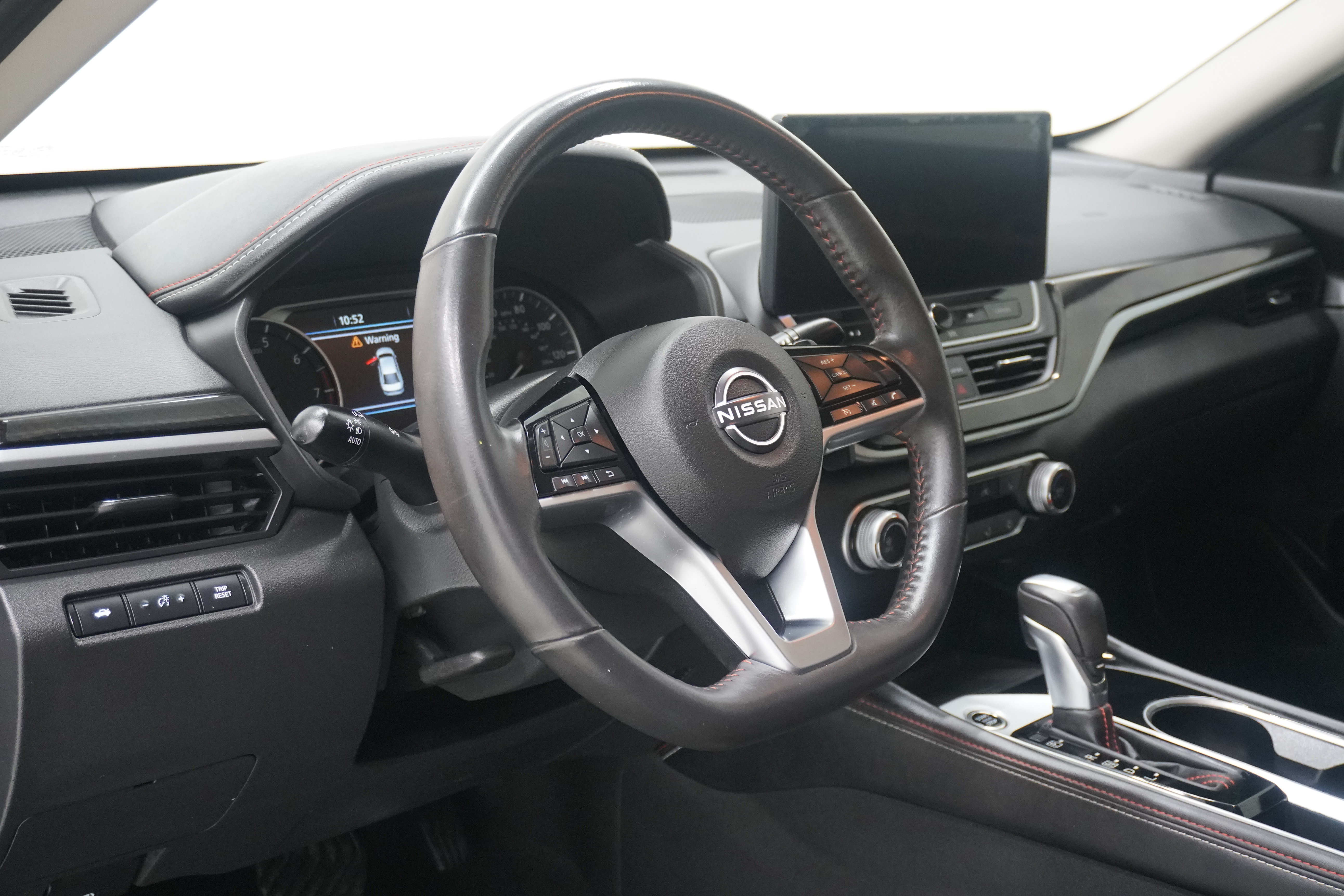 Used 2023 Nissan Altima 2.5 SR w/ SR Premium Package FWD image 10