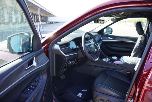 New 2025 Jeep Grand Cherokee L Limited w/ Trailer Tow Package image 10