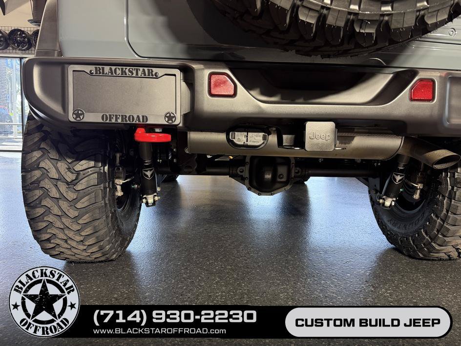 Used 2025 Jeep Wrangler Unlimited Rubicon w/ Convenience Group AWD/4WD image 12