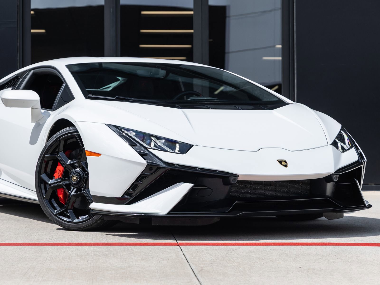 Used 2023 Lamborghini Huracan Tecnica RWD image 6