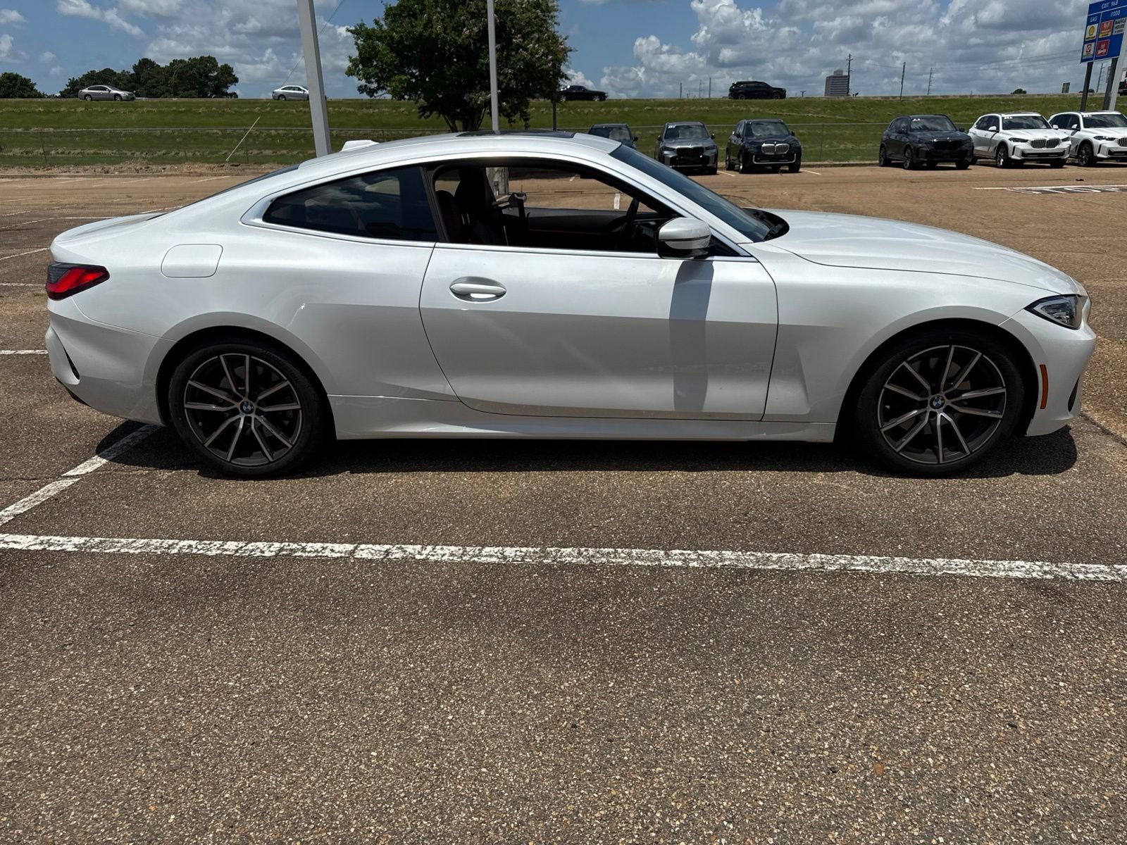 Used 2024 BMW 430i Coupe w/ Convenience Package RWD image 4