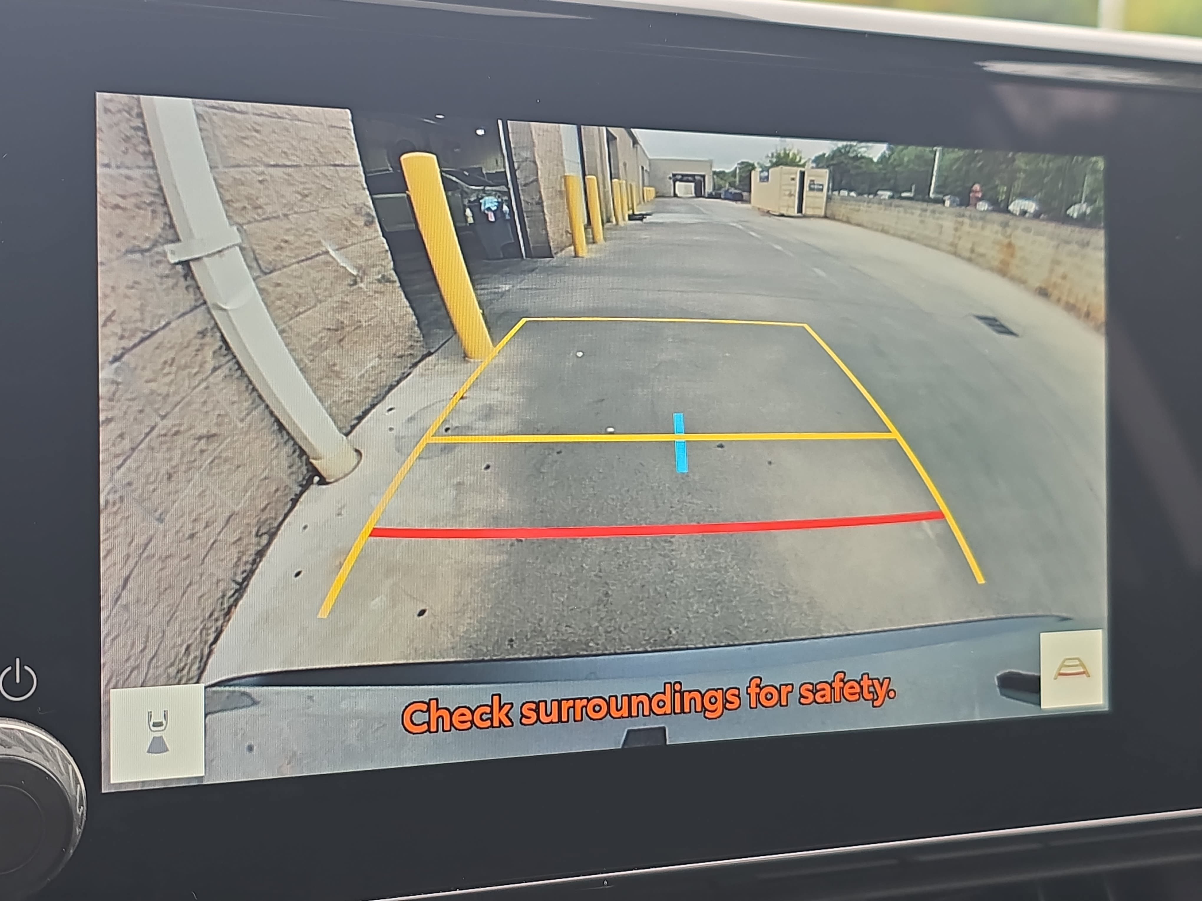 Used 2025 Toyota RAV4 XLE w/ Convenience Package FWD image 23