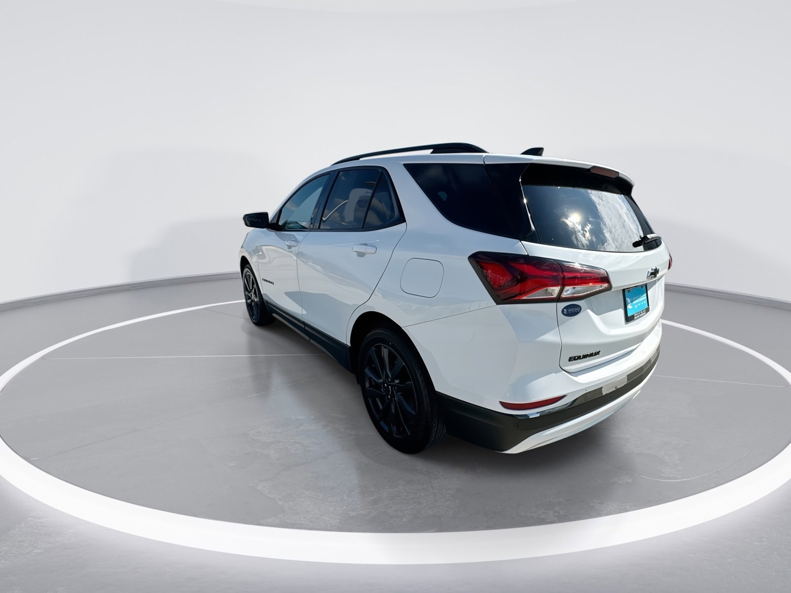 Used 2022 Chevrolet Equinox RS w/ LPO, Floor Liner Package FWD image 6