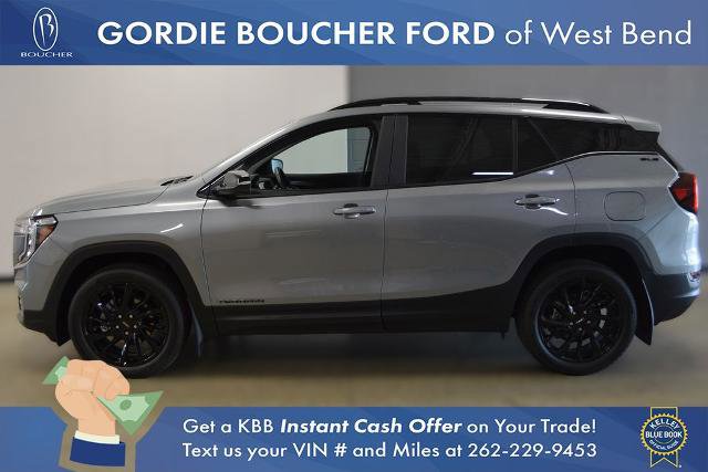 Used 2023 GMC Terrain SLE w/ Driver Convenience Package AWD/4WD image 2