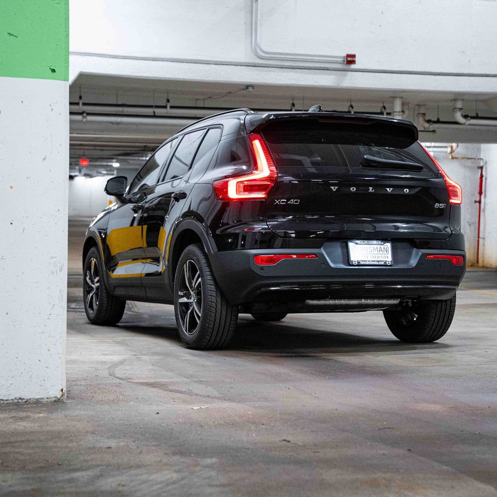 New 2026 Volvo XC40 B5 Core w/ Climate Package AWD/4WD image 5