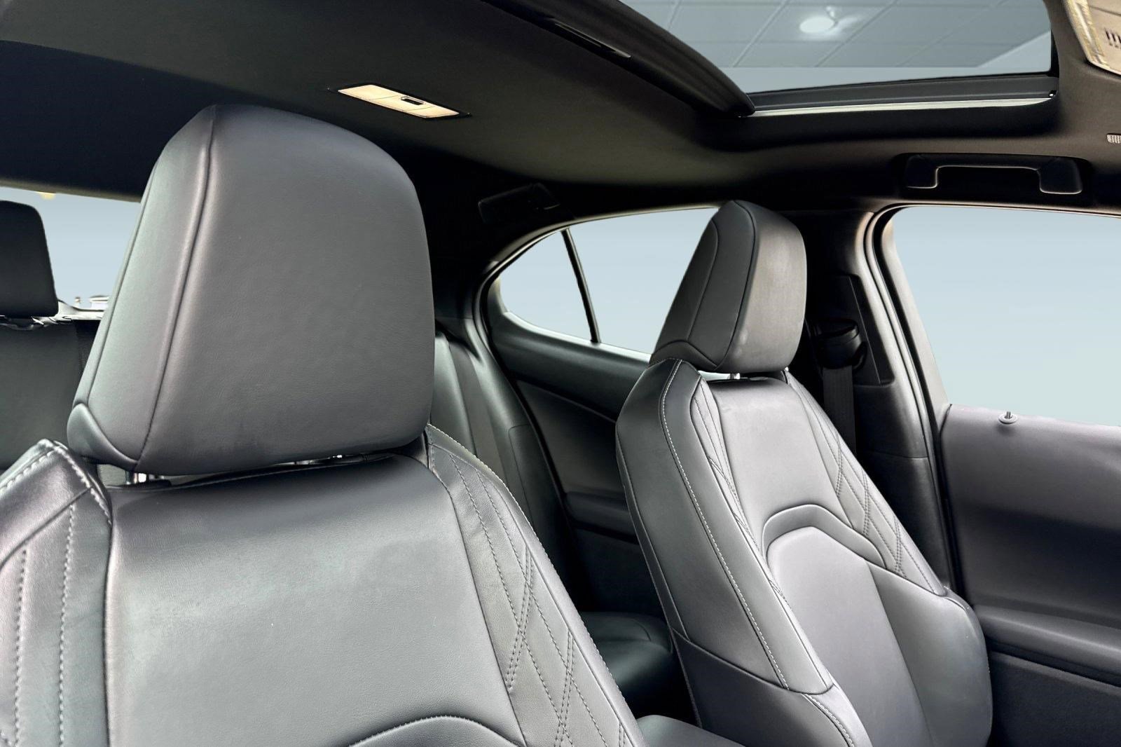 Certified 2025 Lexus UX 300h FWD image 16