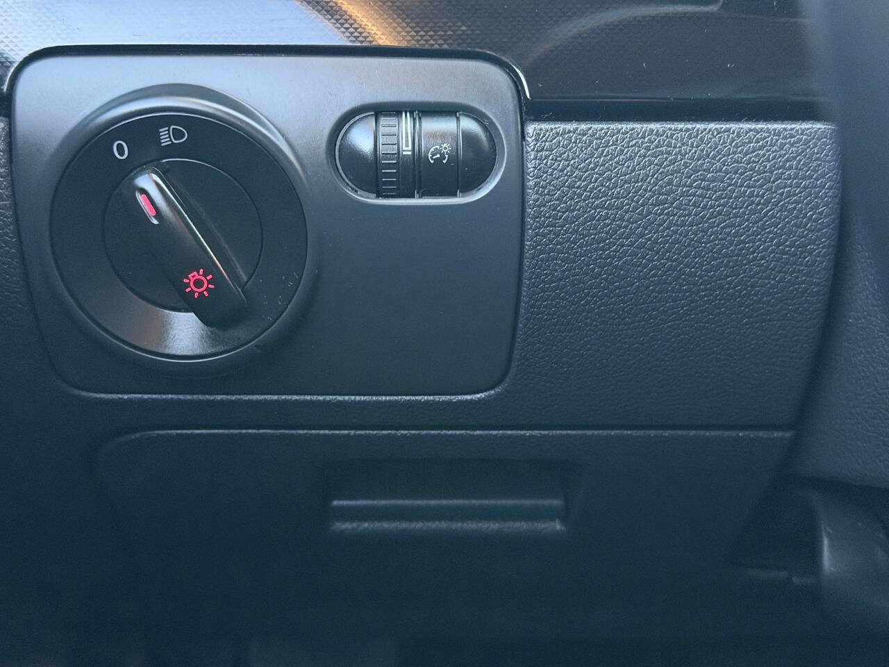 Used 2013 Volkswagen Jetta S image 39