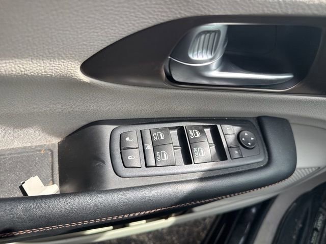 Used 2017 Chrysler Pacifica Touring-L Plus w/ Advanced Safetytec Group image 12