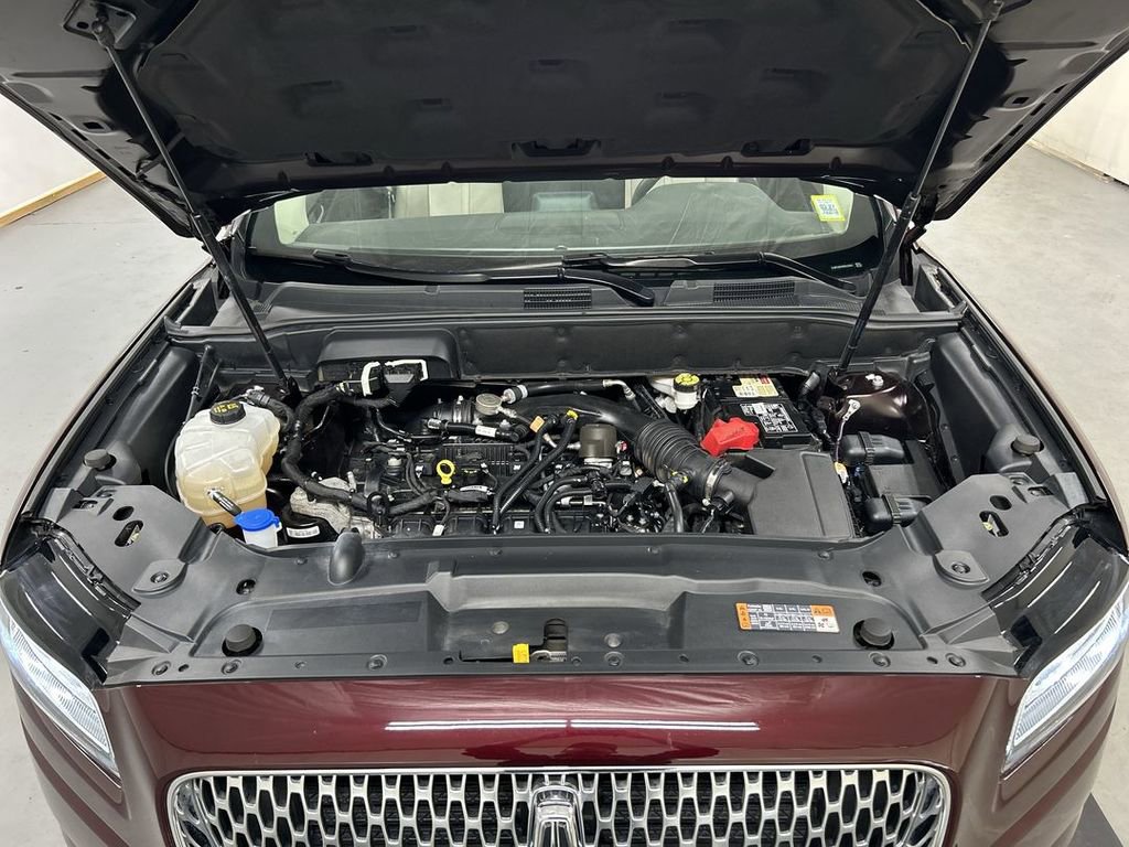 Used 2022 Lincoln Nautilus Reserve w/ Equipment Group 201A image 25