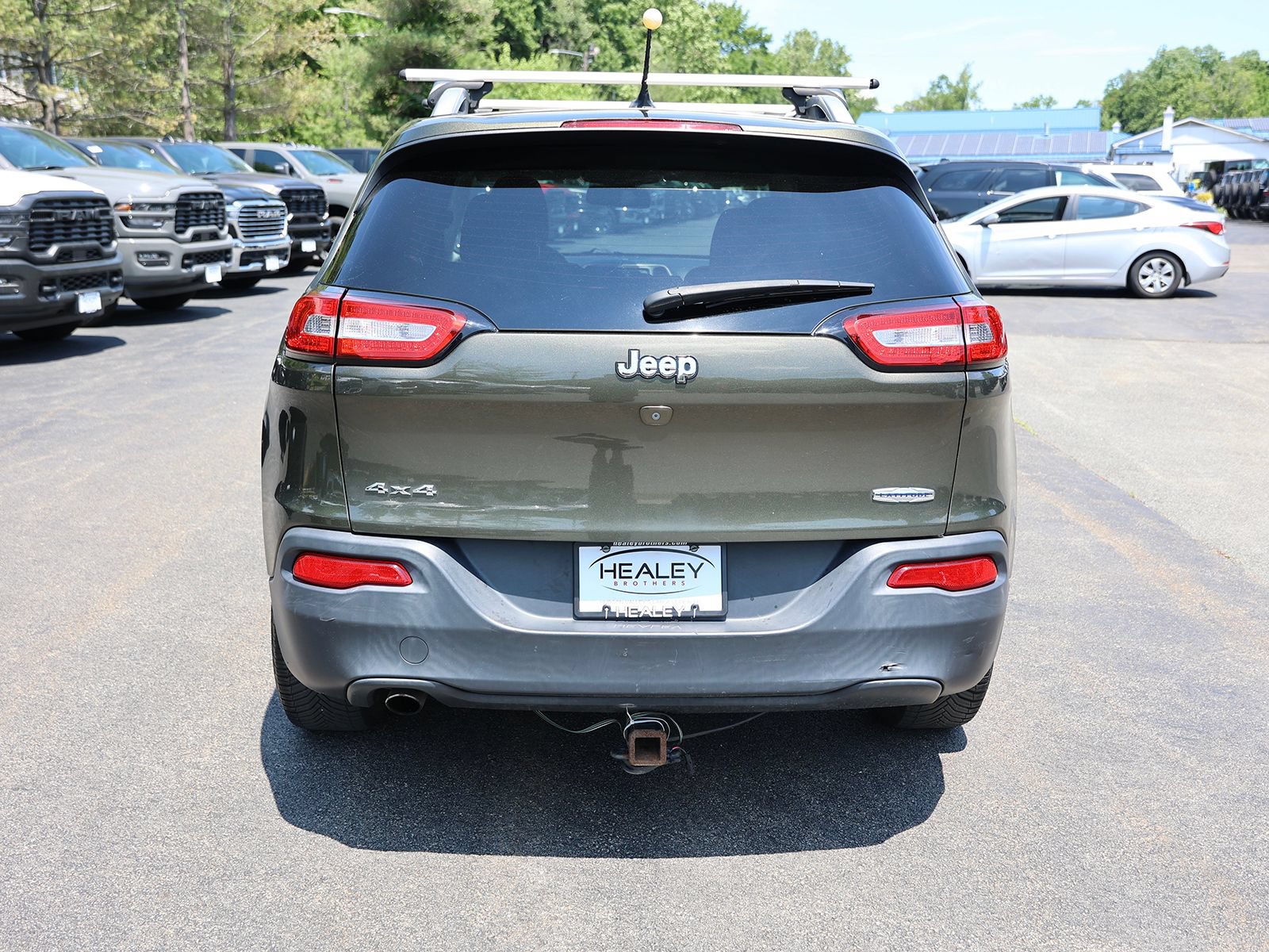 Used 2015 Jeep Cherokee Latitude w/ Cold Weather Group AWD/4WD image 6