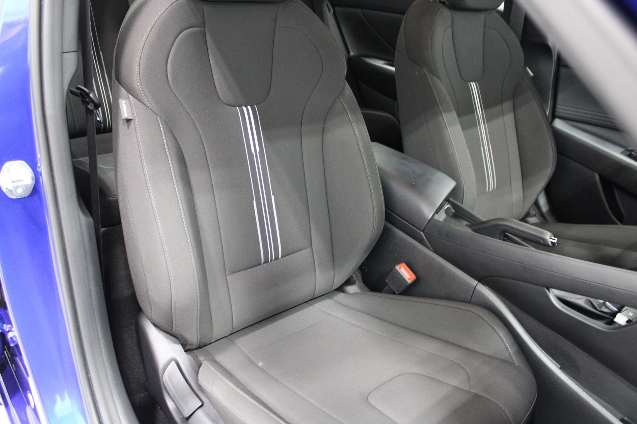 Used 2025 Hyundai Elantra Sport FWD image 27
