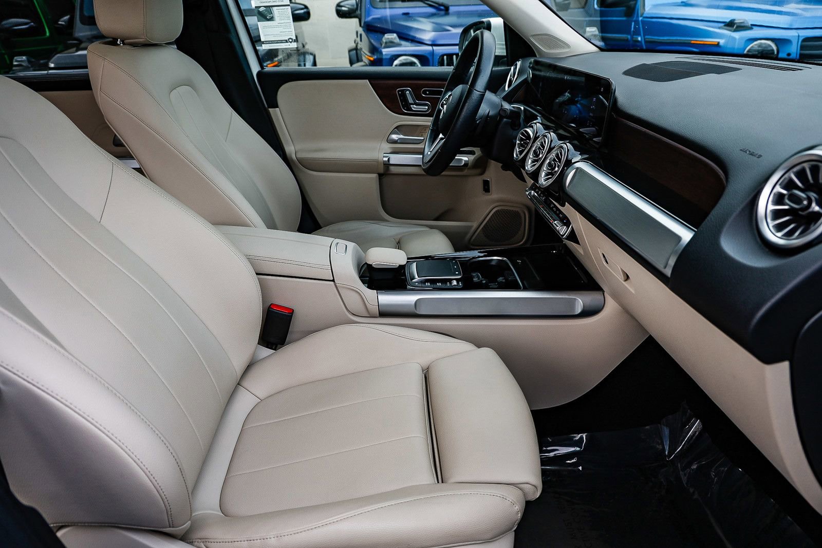 Certified 2022 Mercedes-Benz GLB 250 4MATIC image 17