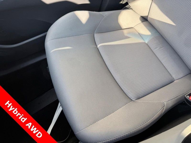 Used 2021 Toyota Venza LE w/ Carpet Mat Package (TMS) image 27