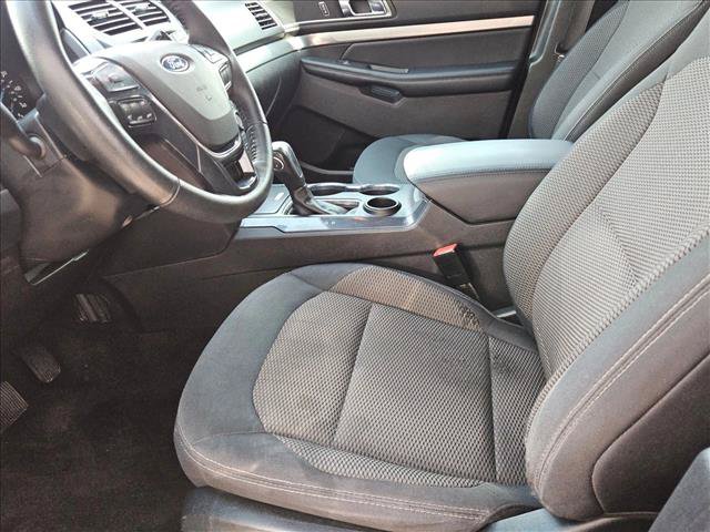 Used 2018 Ford Explorer XLT FWD image 15