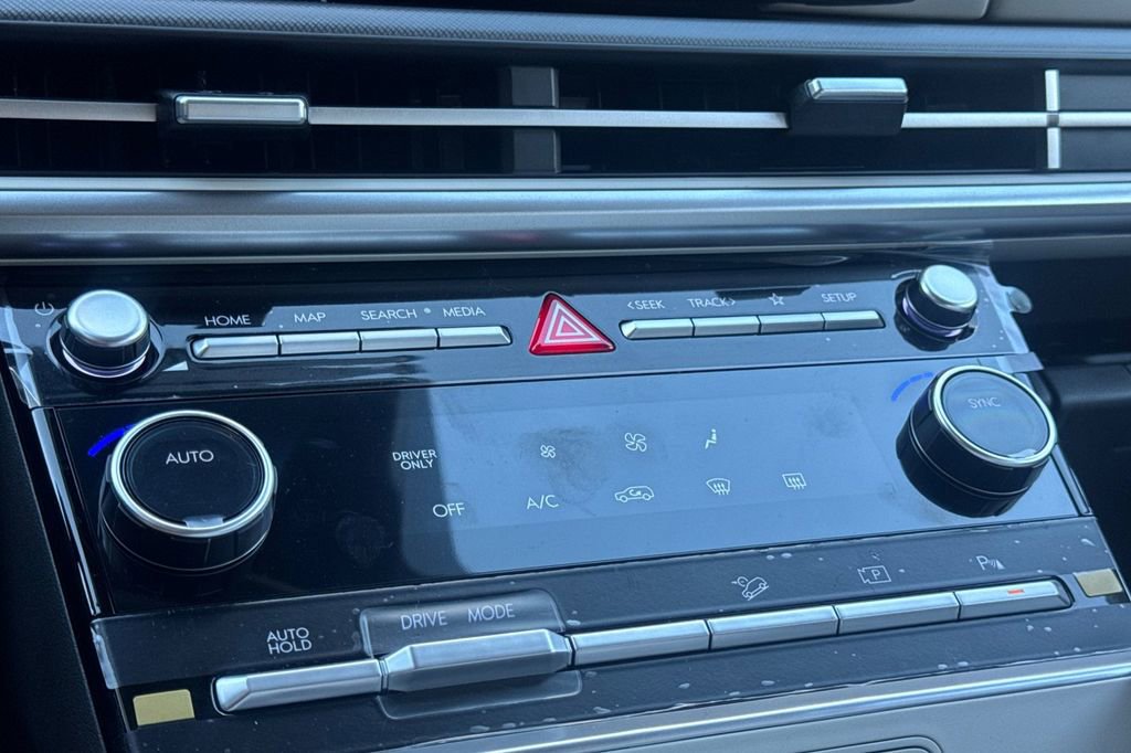 New 2026 Hyundai Santa Fe SE image 17