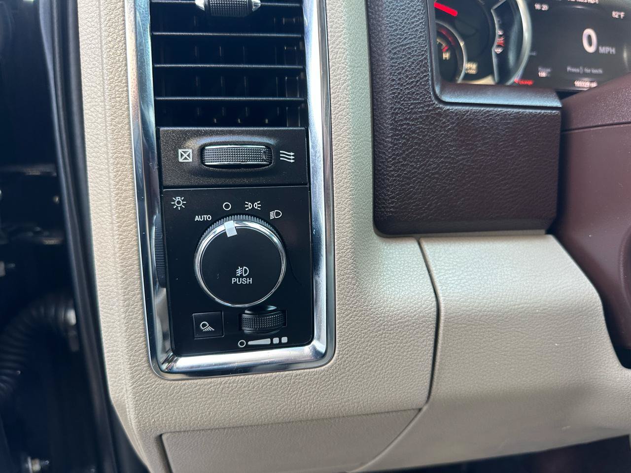 Used 2017 RAM 1500 Laramie RWD image 47