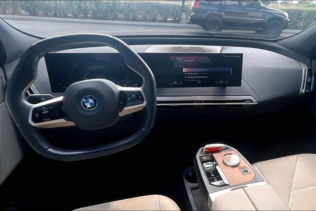 Used 2023 BMW iX xDrive50 w/ Ultimate Package 2 AWD/4WD image 14