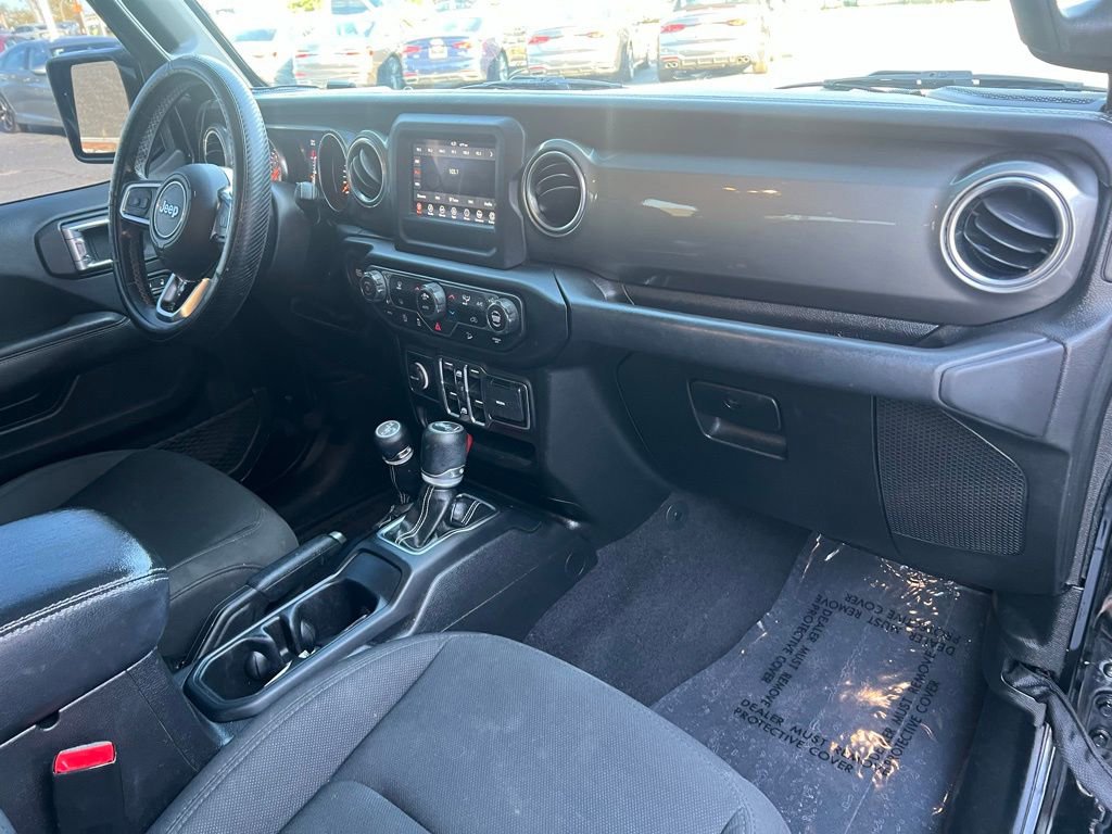 Used 2019 Jeep Wrangler Unlimited Sahara image 25