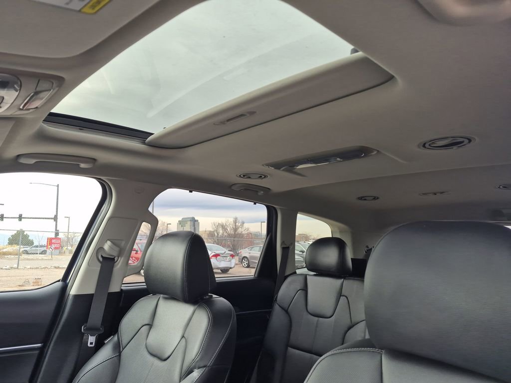 Certified 2025 Kia Telluride EX image 13