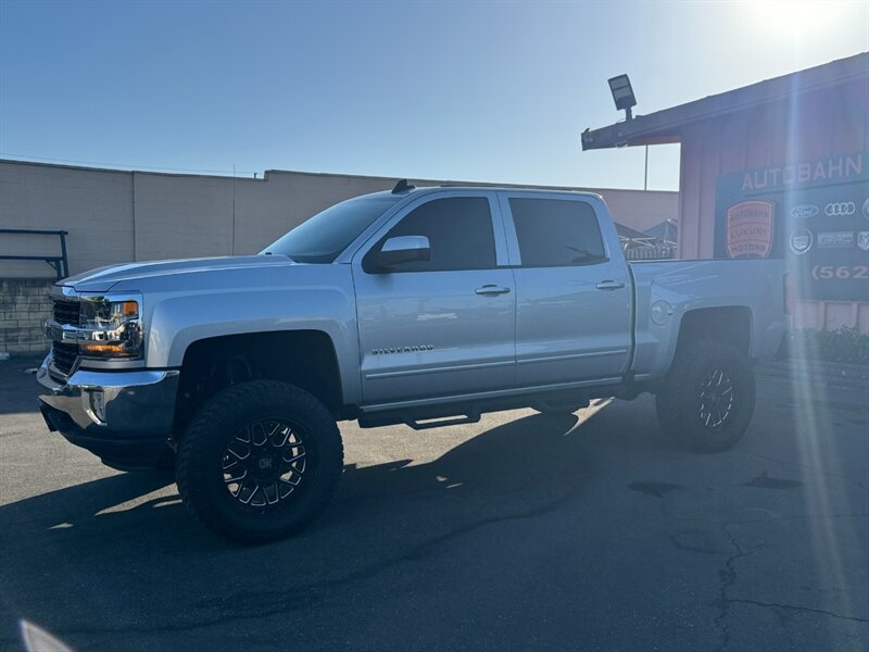 Used 2017 Chevrolet Silverado 1500 LT AWD/4WD image 9