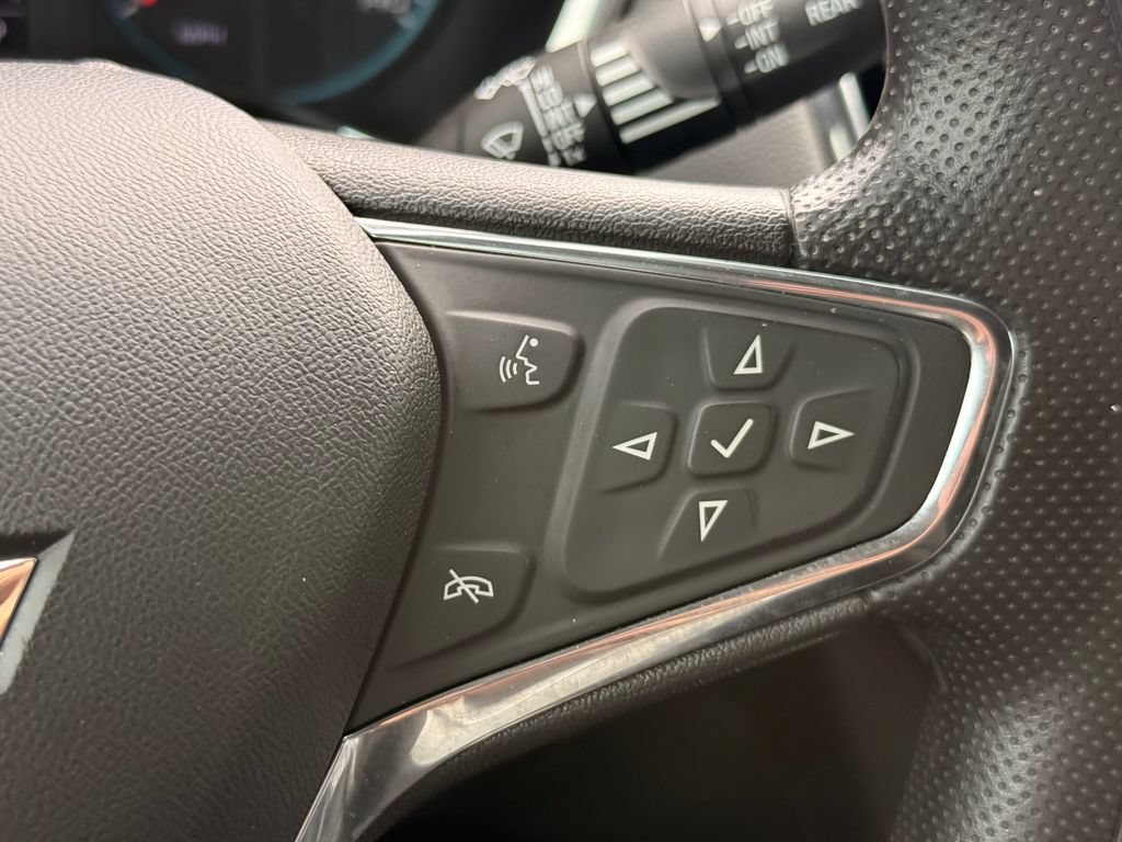Used 2020 Chevrolet Equinox LS w/ LPO, Cargo Package AWD/4WD image 30
