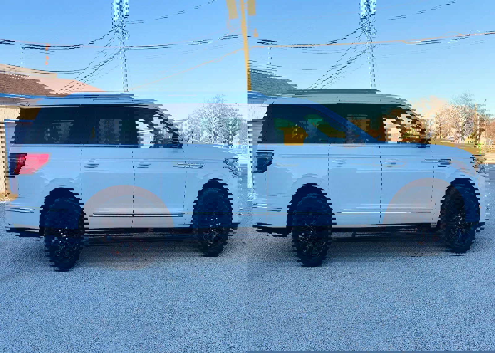 Used 2021 Lincoln Navigator L Reserve w/ Luxury Package image 2