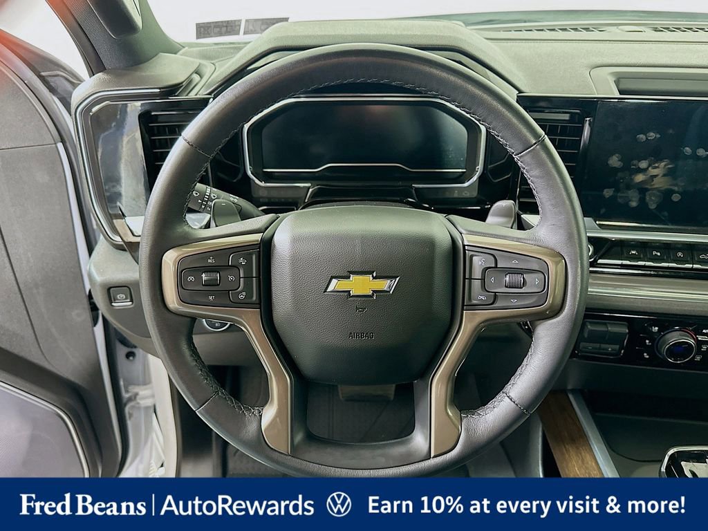 Used 2023 Chevrolet Silverado 1500 High Country w/ High Country Premium Package AWD/4WD image 12