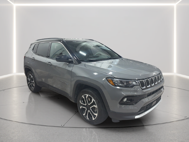 Used 2023 Jeep Compass Limited AWD/4WD image 8