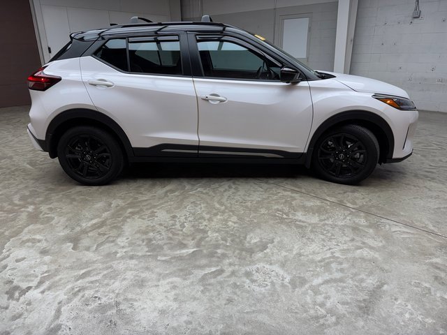 Used 2023 Nissan Kicks SR w/ SR Premium Package image 6