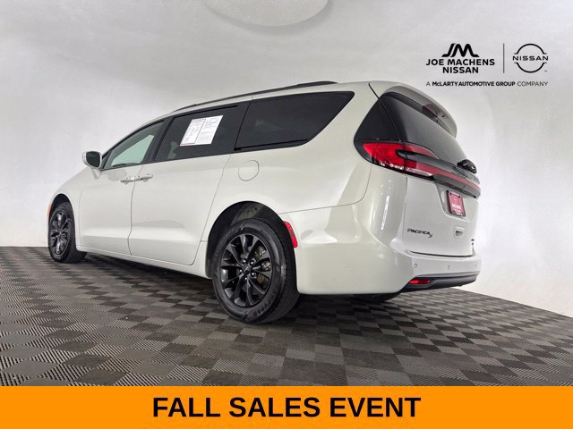 Used 2021 Chrysler Pacifica Limited w/ Uconnect Theater Family Group AWD/4WD image 15