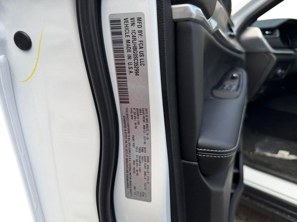 New 2025 Jeep Grand Cherokee Limited w/ MOPAR Finishing Package image 31