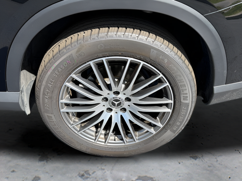 Used 2024 Mercedes-Benz GLC 300 4MATIC image 41